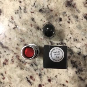 Women’s matte lipstick